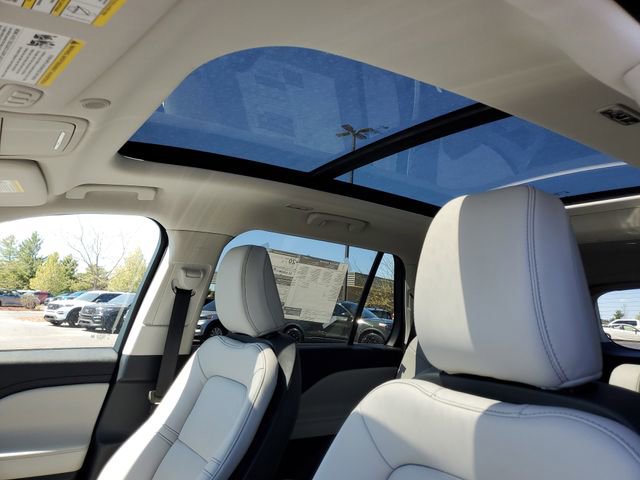 New 2025 Lincoln Aviator AWD w/ Jet Appearance Package image 10