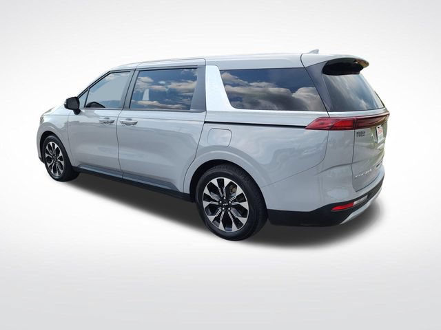 Used 2022 Kia Carnival EX FWD image 3