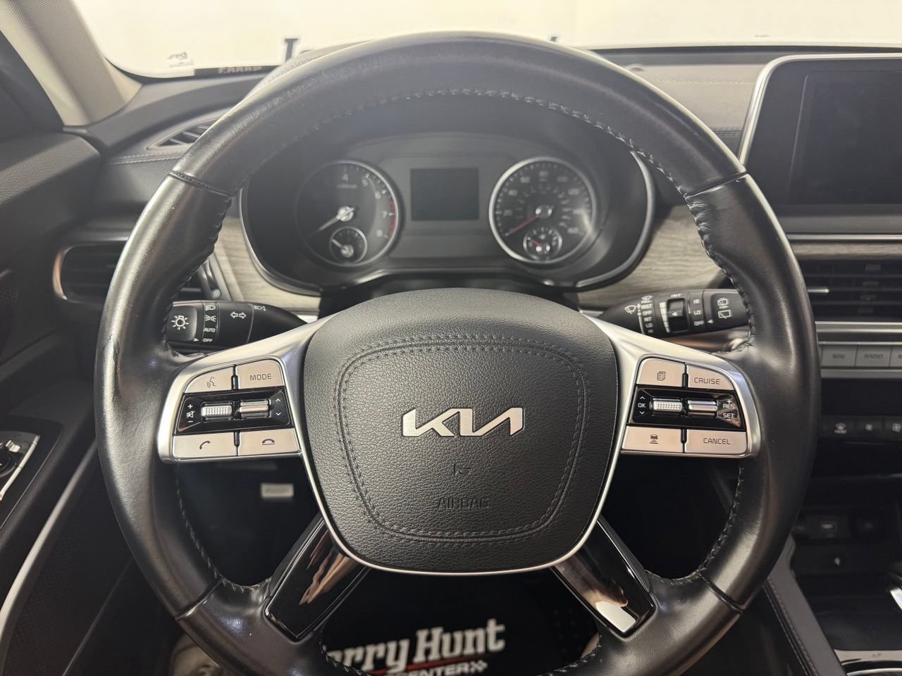 Used 2022 Kia Telluride EX w/ Towing Package FWD image 13