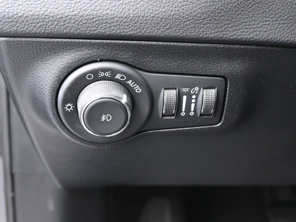 Used 2021 Jeep Compass Latitude image 15