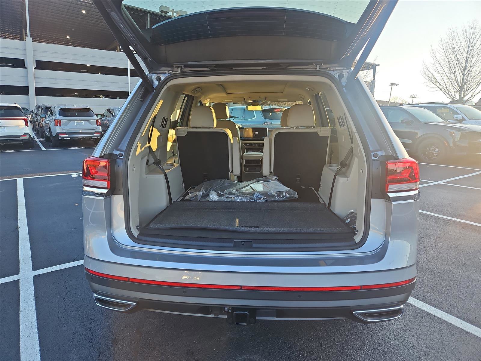 New 2026 Volkswagen Atlas SE image 5