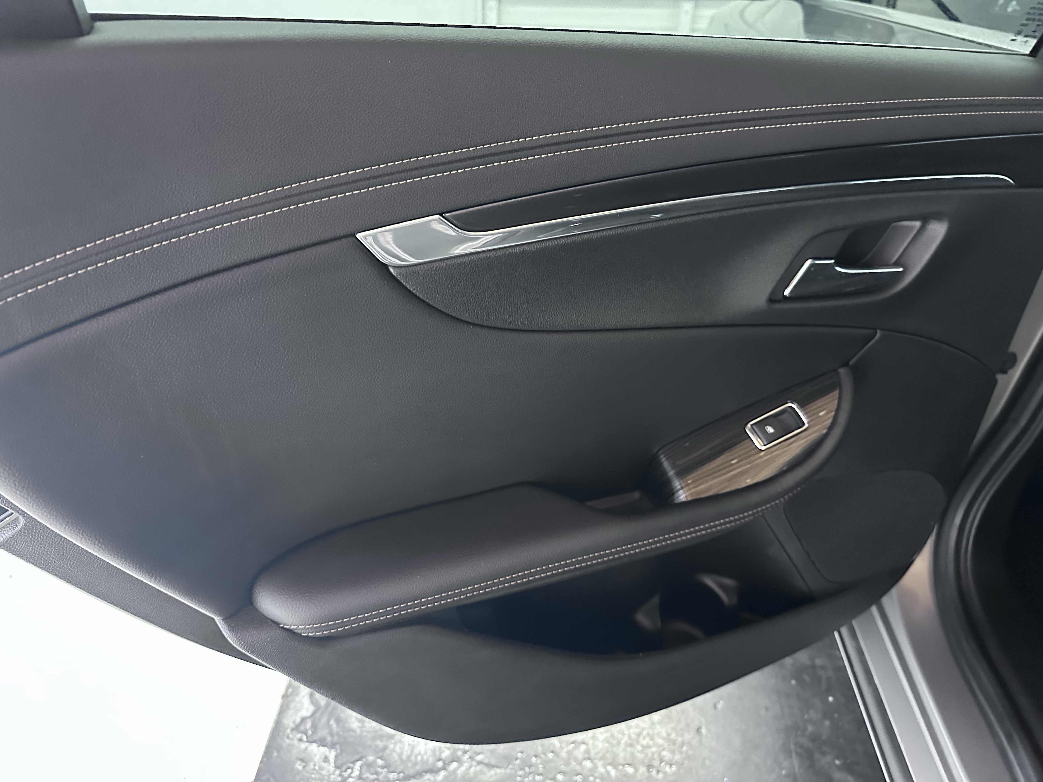 Used 2017 Chevrolet Impala LT w/ Convenience Package FWD image 25