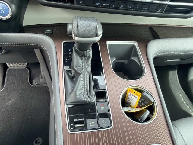 Used 2021 Toyota Sienna XLE FWD image 25
