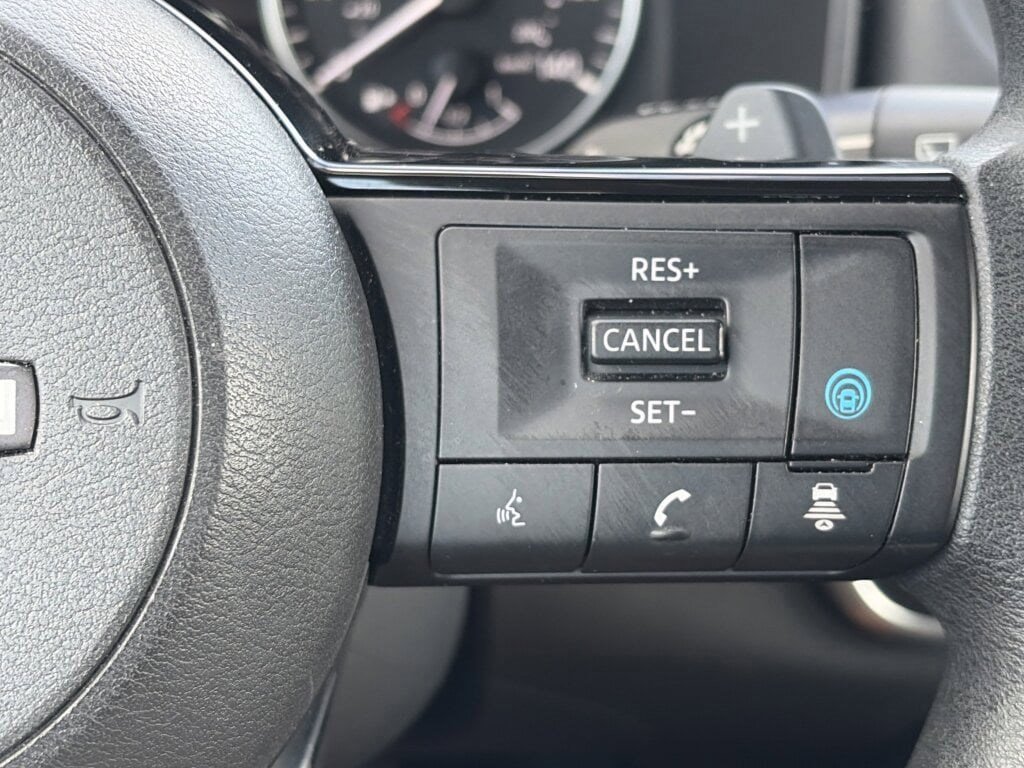 Used 2023 Nissan Rogue SV image 22