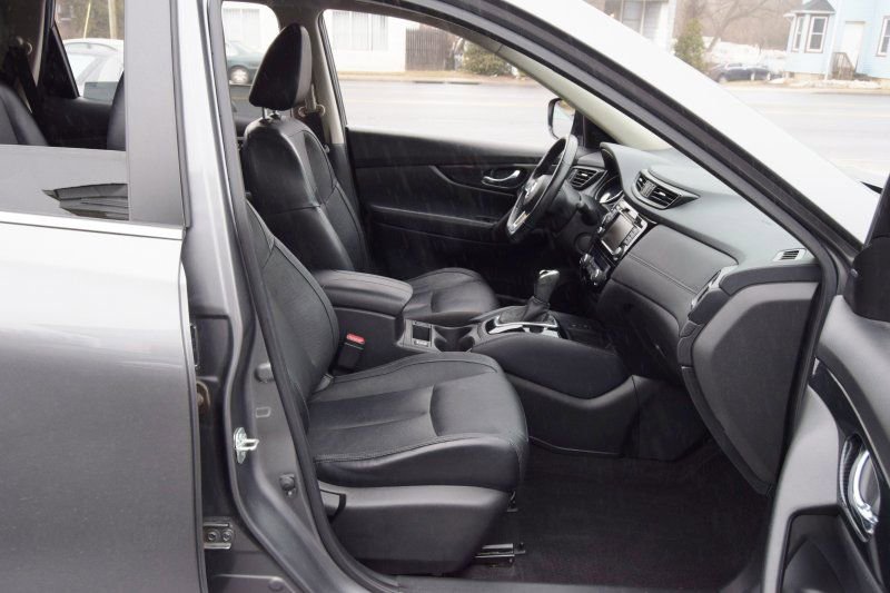 Used 2018 Nissan Rogue SL w/ Premium Package image 21