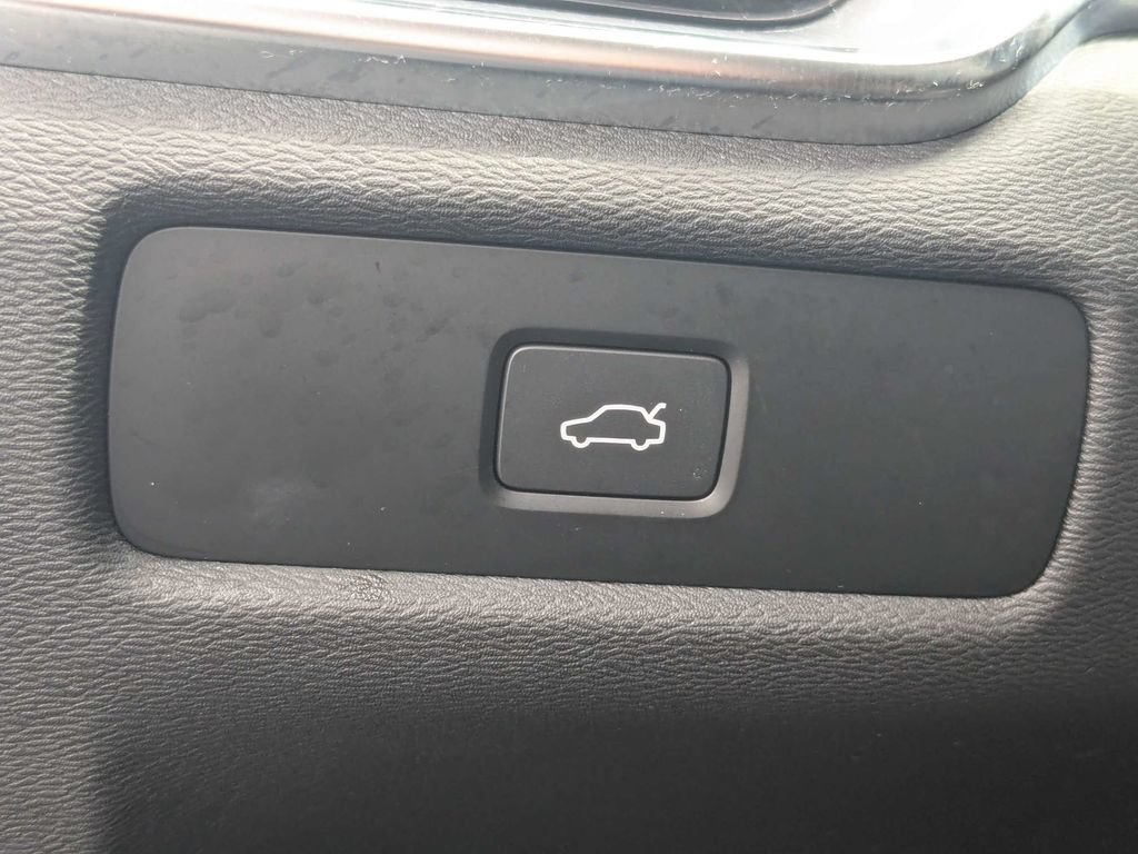 Certified 2024 Volvo S60 B5 Core AWD/4WD image 32