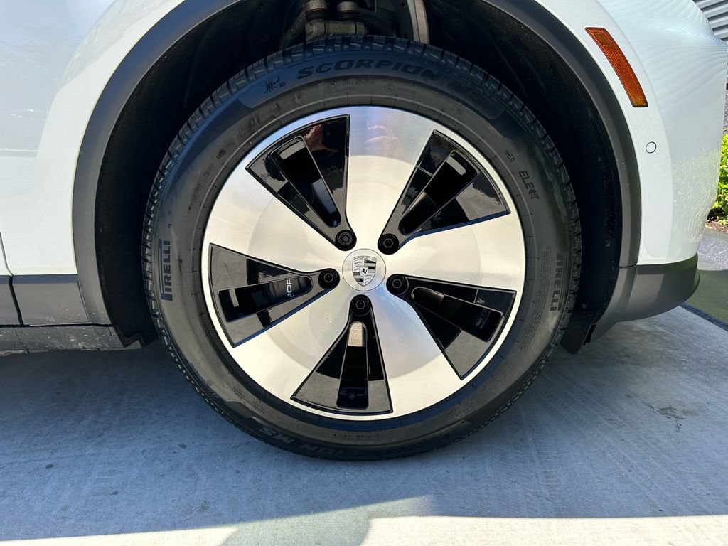 Used 2026 Porsche Macan Electric RWD image 15