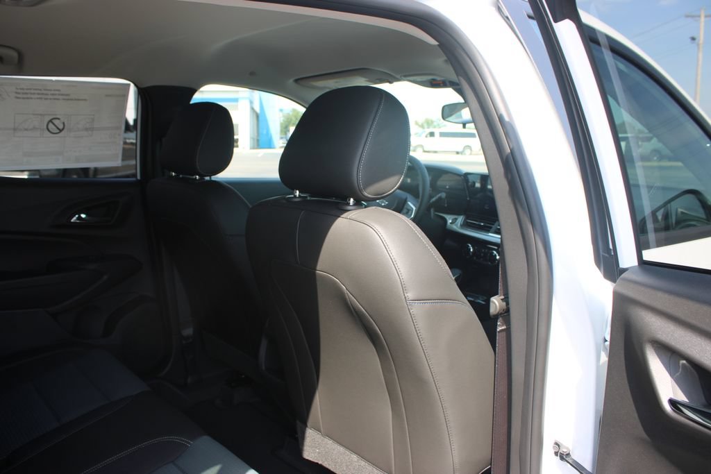 New 2026 Chevrolet Trax LT w/ Driver Confidence Package FWD image 32