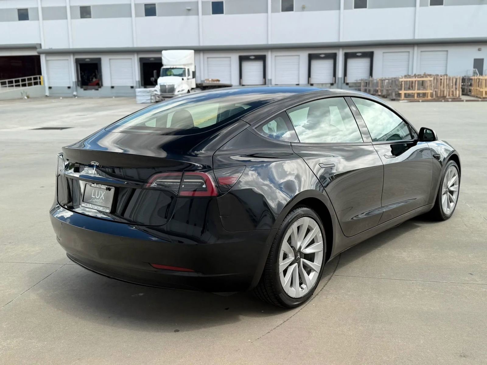 Used 2022 Tesla Model 3 Standard Range image 7