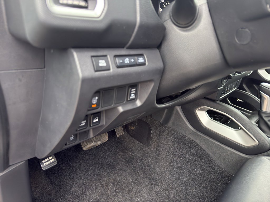 Certified 2023 Nissan Frontier SV w/ SV Premium Package image 15
