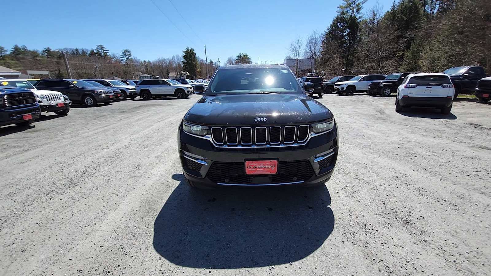 New 2024 Jeep Grand Cherokee Limited 4xe w/ Luxury Tech Group II image 3