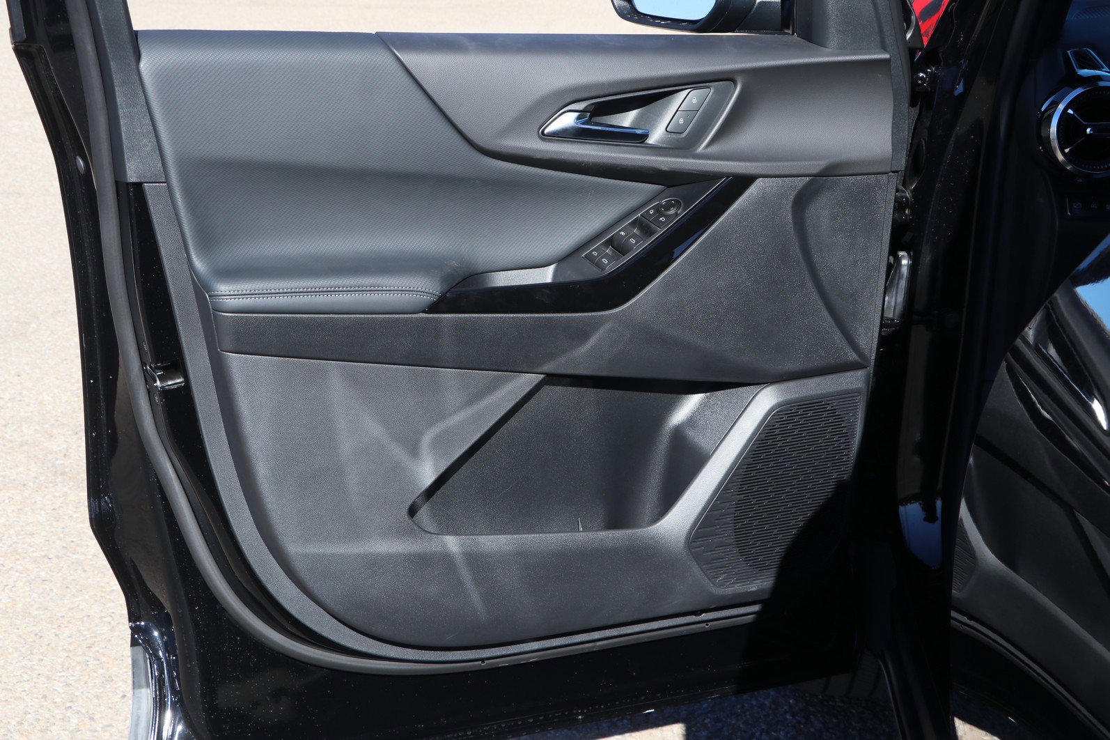 New 2026 Chevrolet Equinox LT w/ Midnight Edition image 10