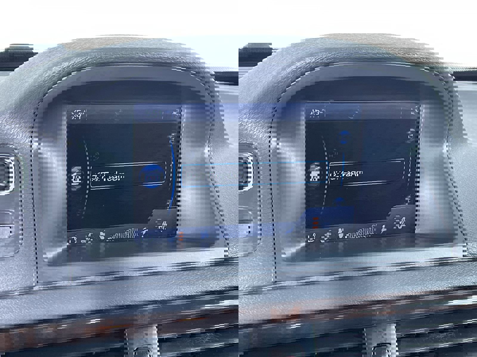 Used 2012 Volvo XC70 T6 Premier Plus image 19