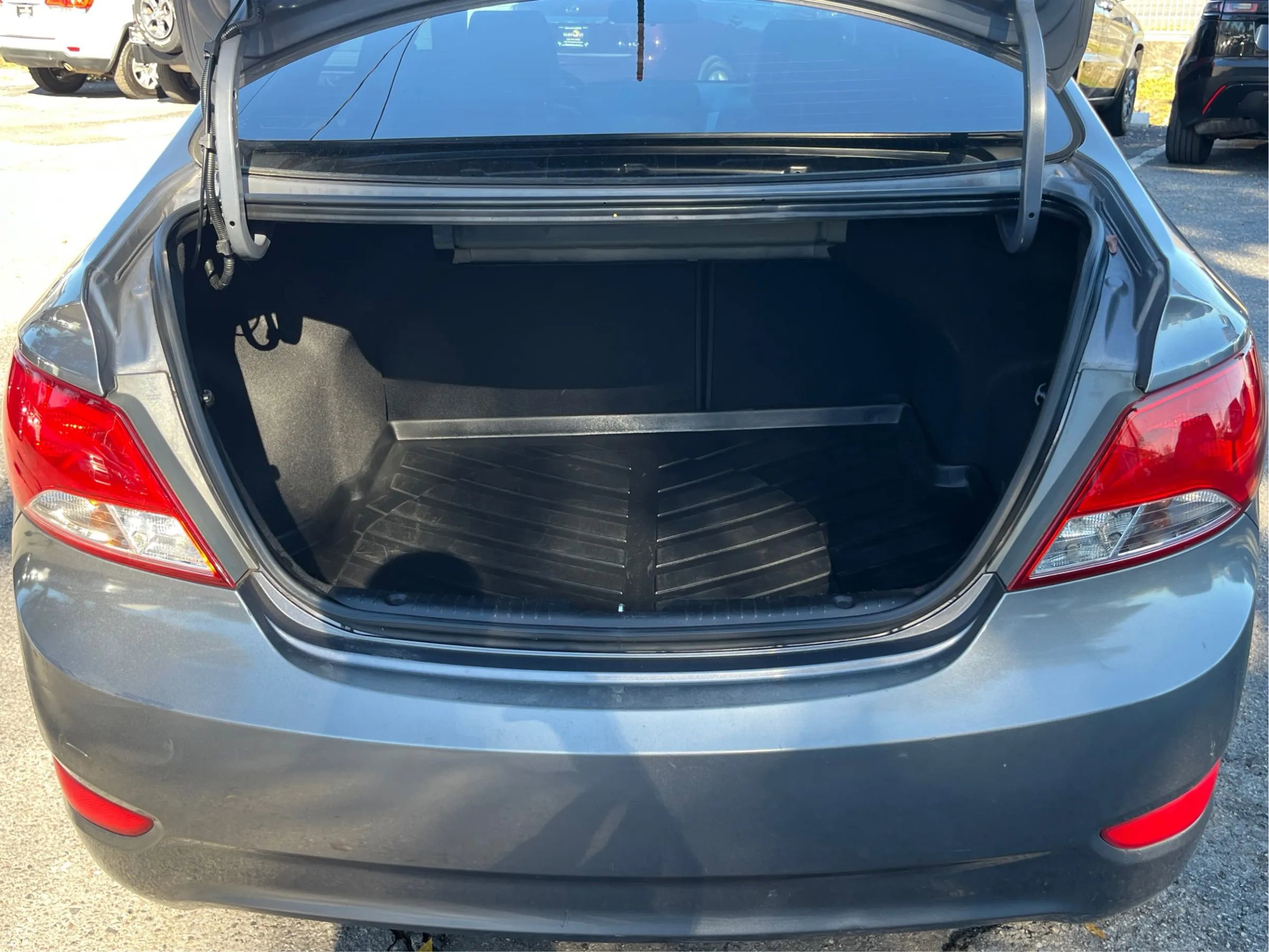 Used 2015 Hyundai Accent GLS image 11