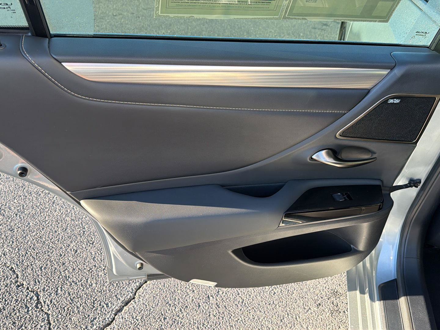 Certified 2022 Lexus ES 350 F Sport w/ Accessory Package 2 FWD image 17