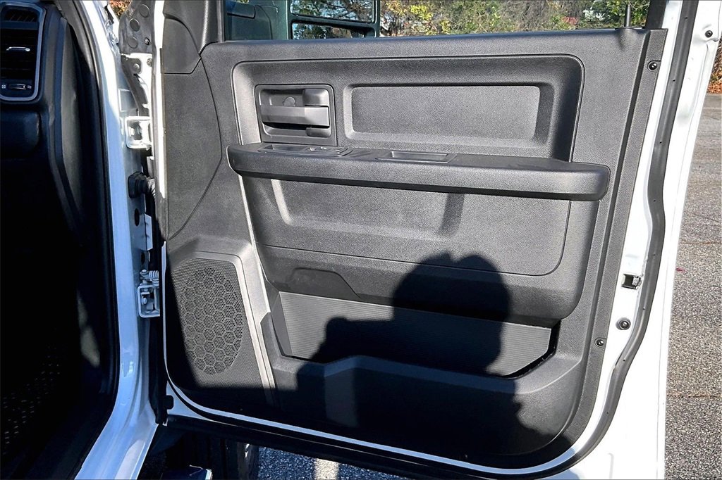 Used 2024 RAM 5500 Tradesman w/ Chrome Appearance Group image 23