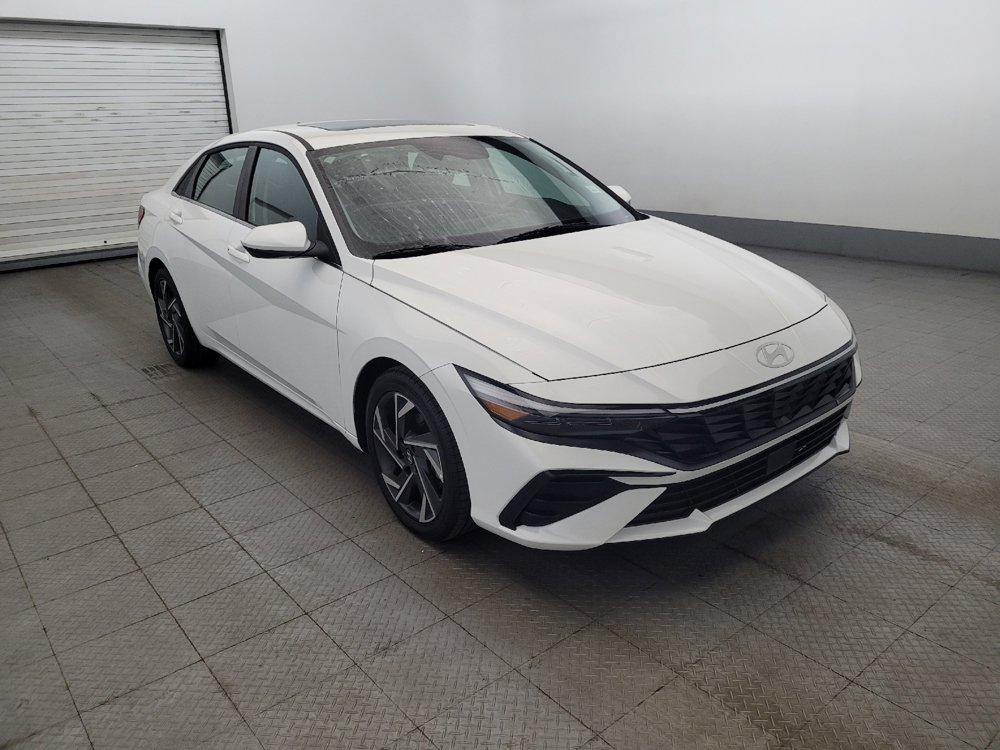Used 2025 Hyundai Elantra SEL FWD image 13