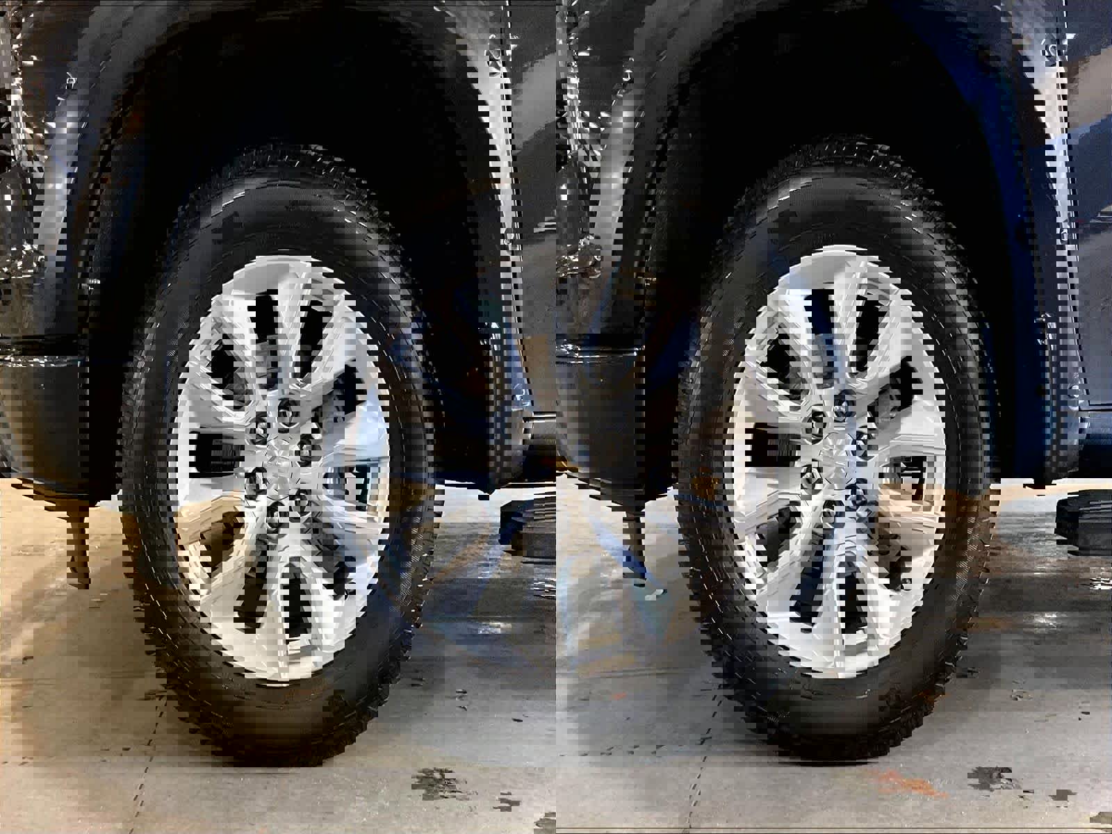 Used 2023 Chevrolet Silverado 1500 Custom image 7