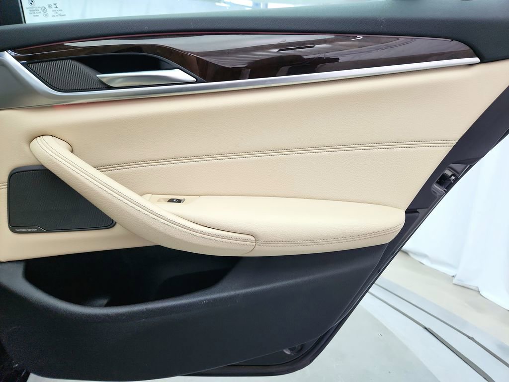 Used 2019 BMW 530i xDrive AWD/4WD image 32
