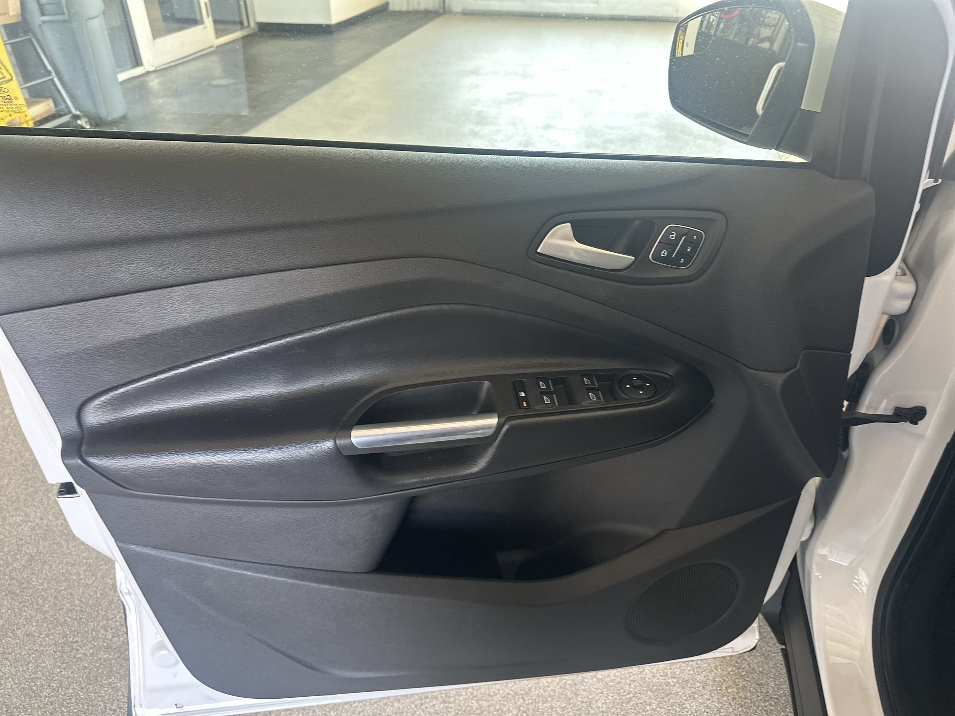 Used 2019 Ford Escape Titanium FWD image 16