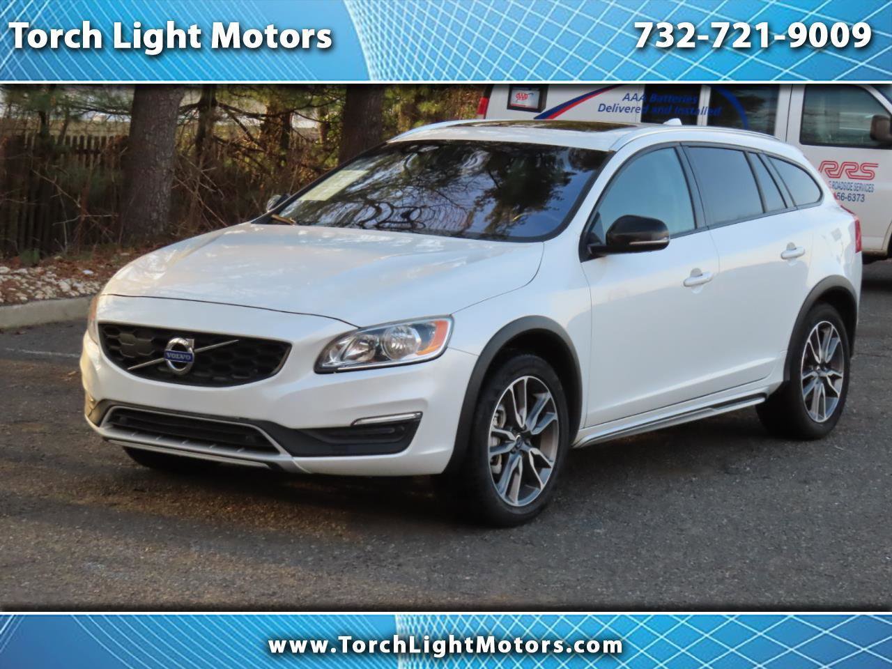 Used 2018 Volvo V60 T5 Cross Country w/ Convenience Package image 1