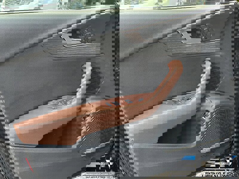 Used 2017 Audi A4 2.0T allroad Premium Plus w/ Technology Package image 19