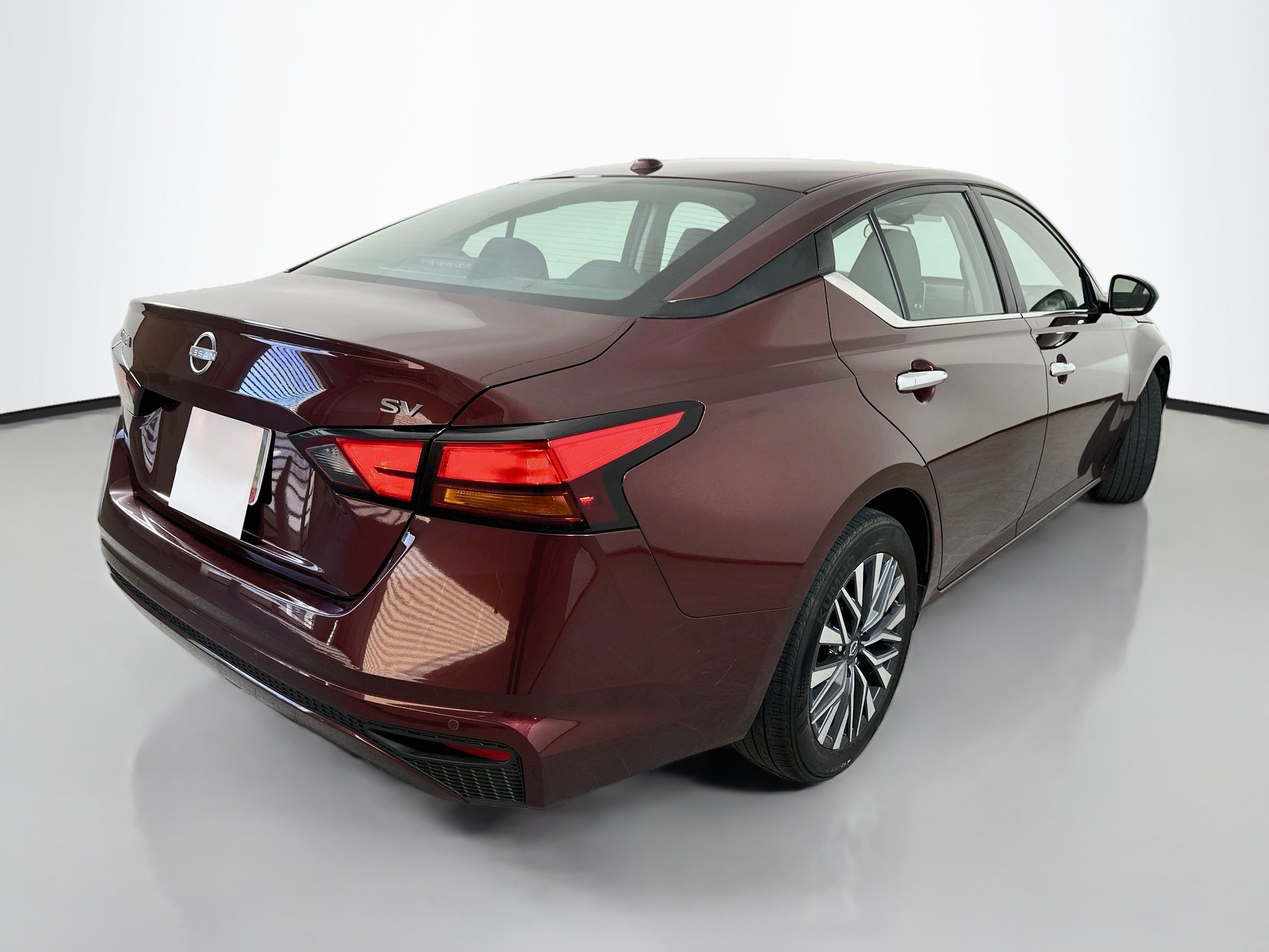 Used 2024 Nissan Altima 2.5 SV FWD image 7