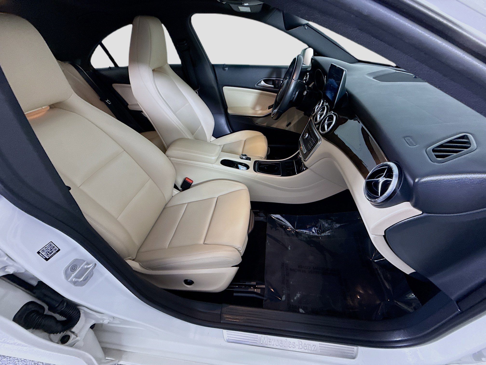 Used 2017 Mercedes-Benz CLA 250 image 29