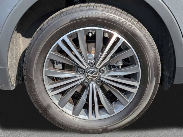 Certified 2024 Volkswagen Tiguan Wolfsburg Edition FWD image 11