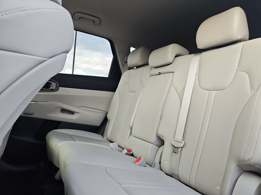 Used 2023 Kia Sorento S AWD/4WD image 14