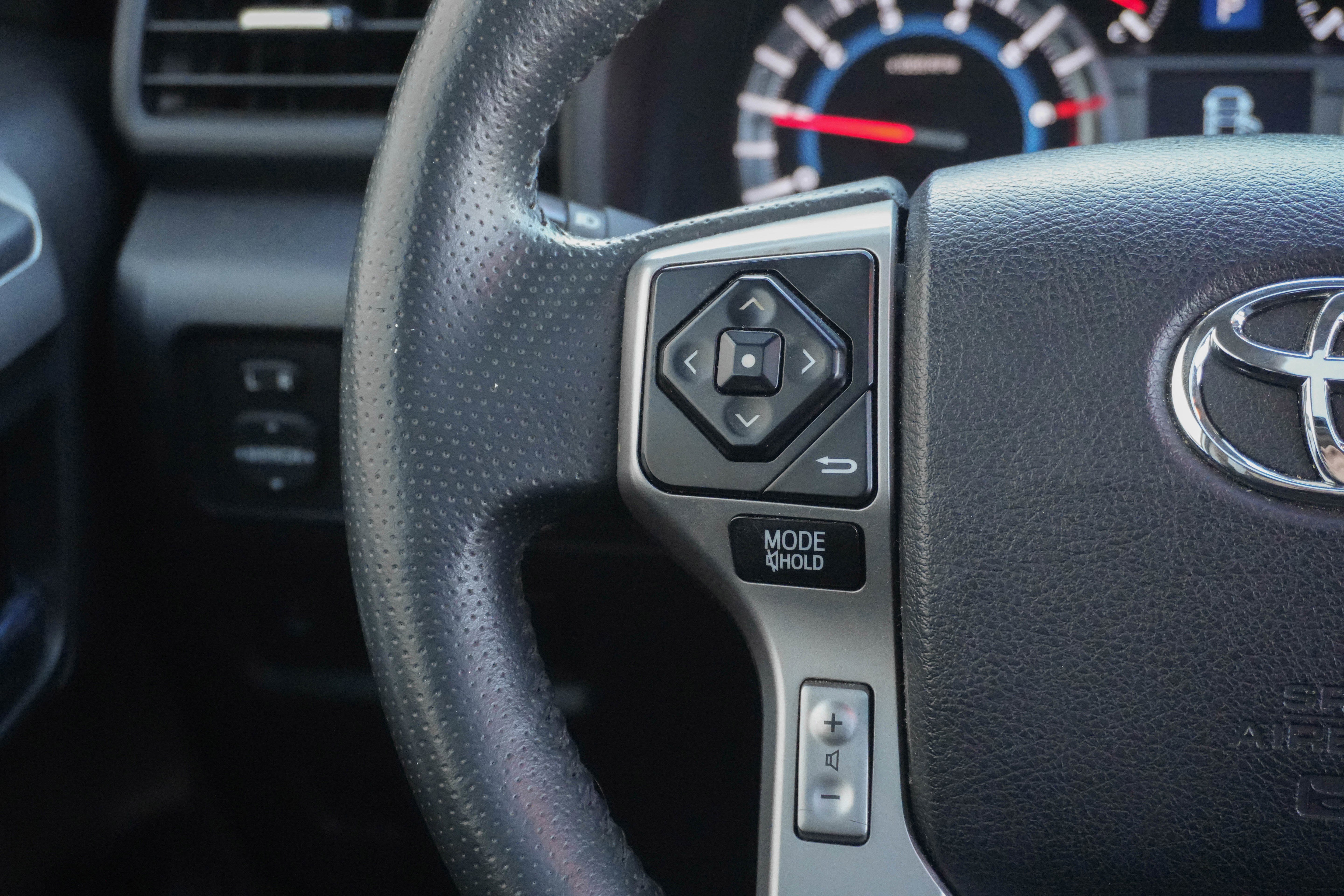 Used 2018 Toyota 4Runner SR5 Premium image 15