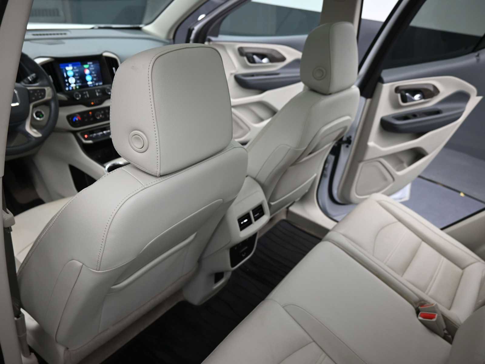 Used 2024 GMC Terrain Denali w/ Denali Premium Package image 24