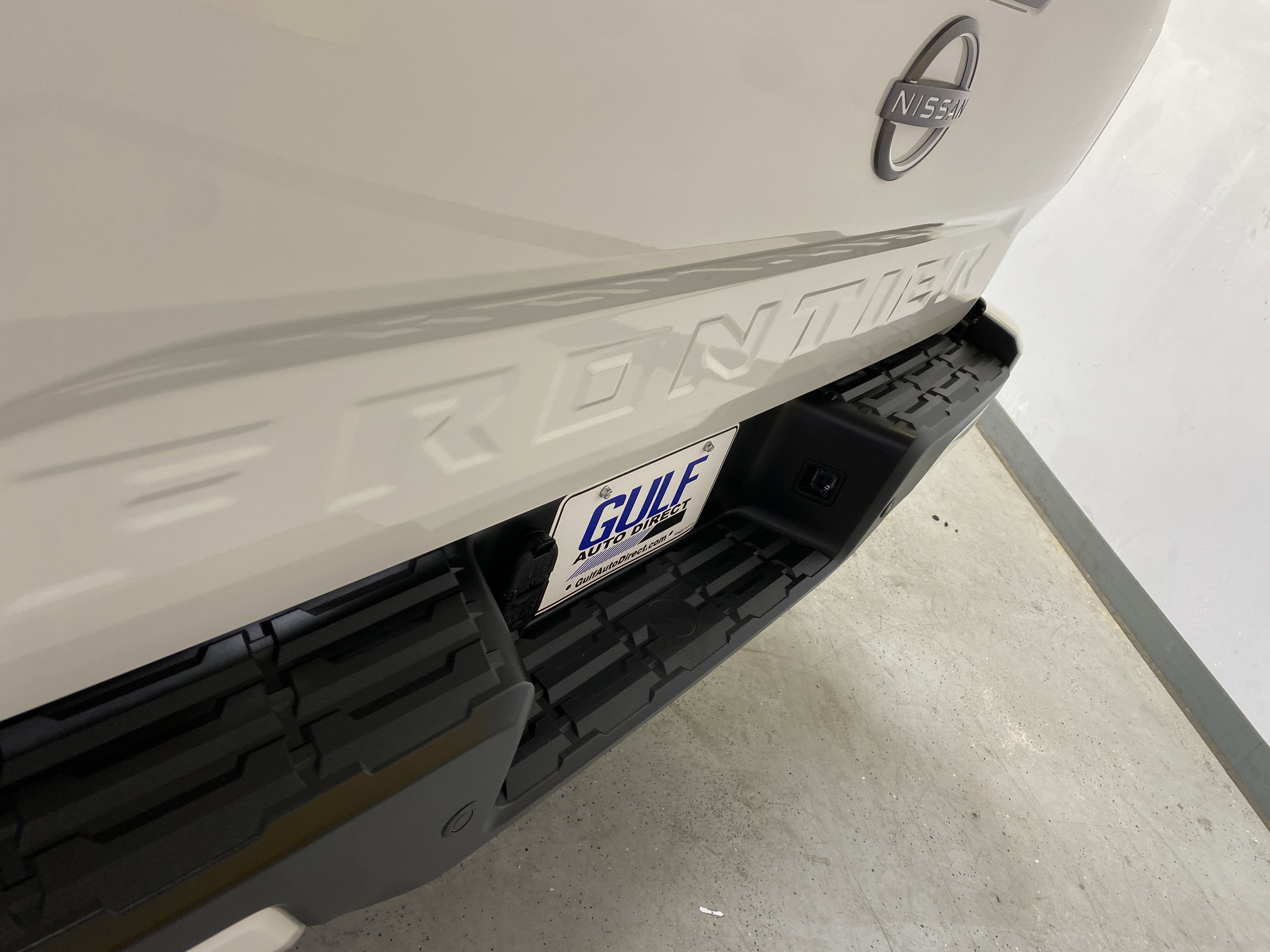 Used 2025 Nissan Frontier SV w/ SV Convenience Package image 16