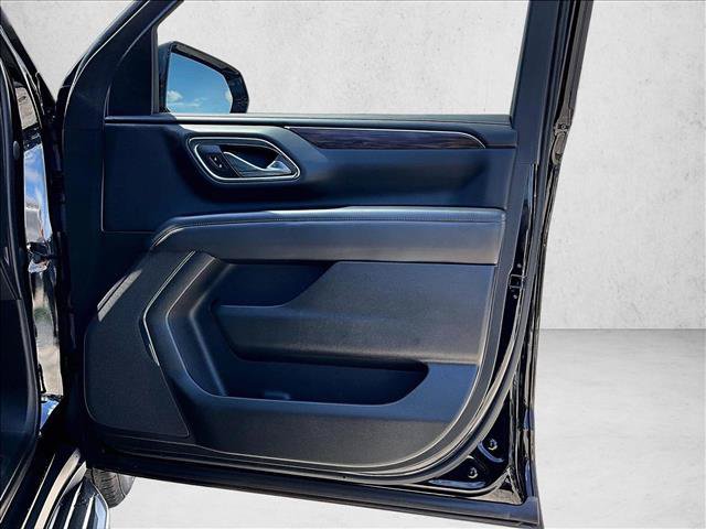 Used 2023 Chevrolet Suburban LS RWD image 18