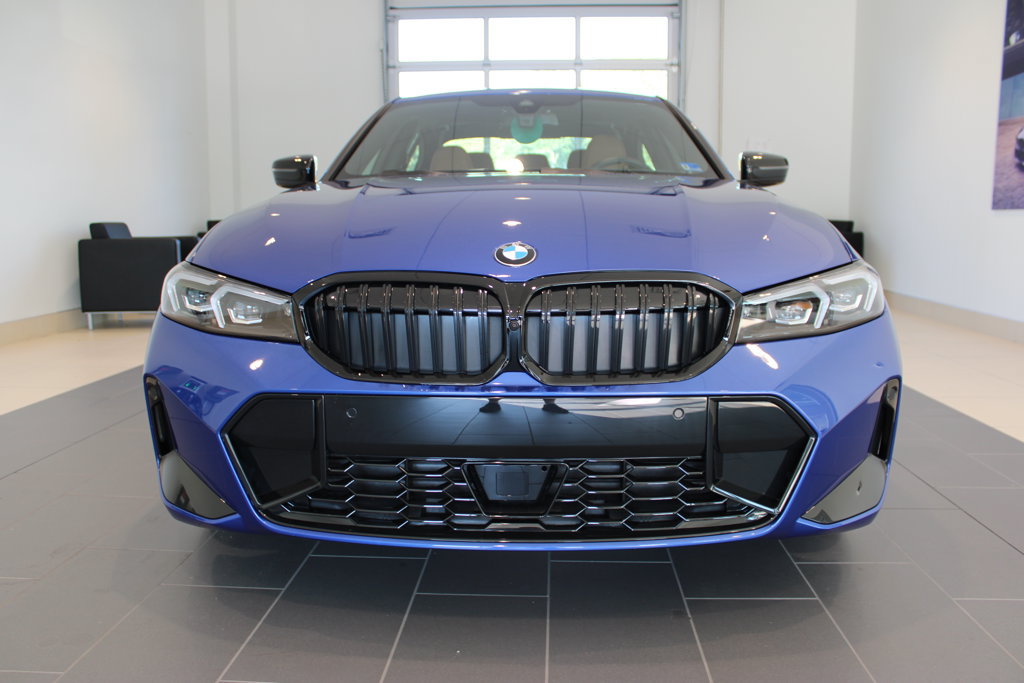 New 2026 BMW 330i xDrive Sedan w/ M Sport Package AWD/4WD image 12