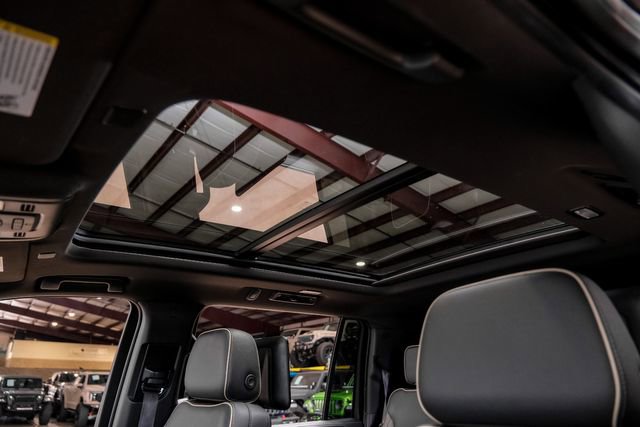Used 2021 GMC Yukon XL SLT w/ Rear Media and Nav Package AWD/4WD image 15