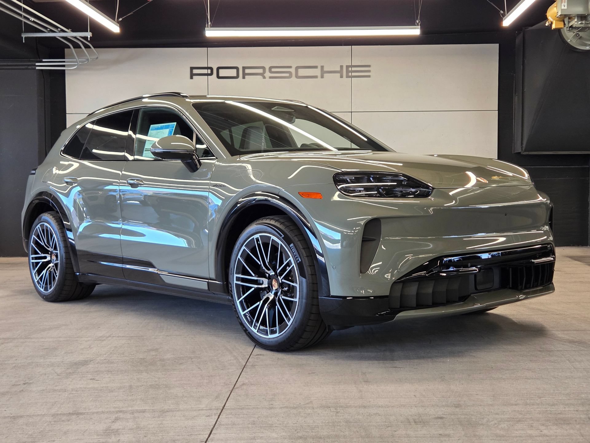 New 2026 Porsche Cayenne Electric AWD/4WD image 30