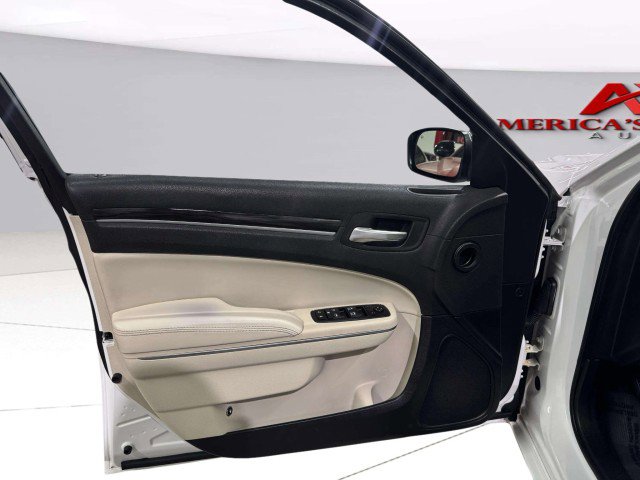 Used 2016 Chrysler 300 Limited w/ Driver Convenience Group image 14