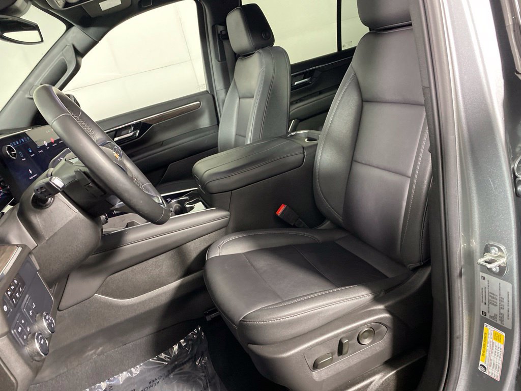 Used 2025 Chevrolet Tahoe LT w/ Comfort Package AWD/4WD image 13