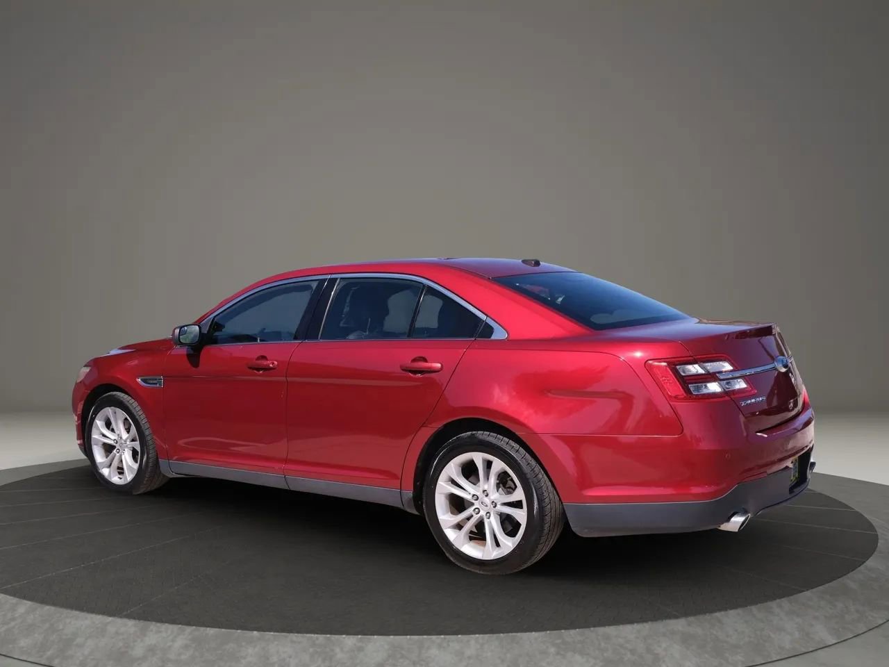 Used 2013 Ford Taurus SEL image 3