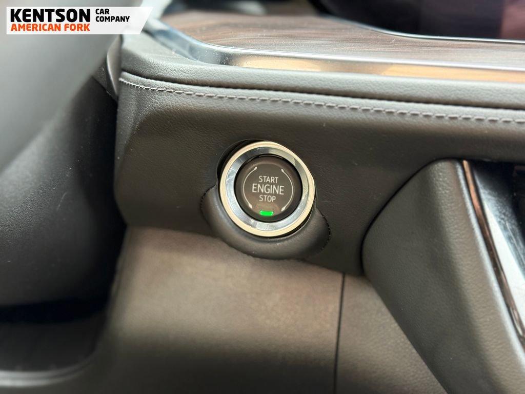 Used 2025 Chevrolet Suburban Z71 AWD/4WD image 30