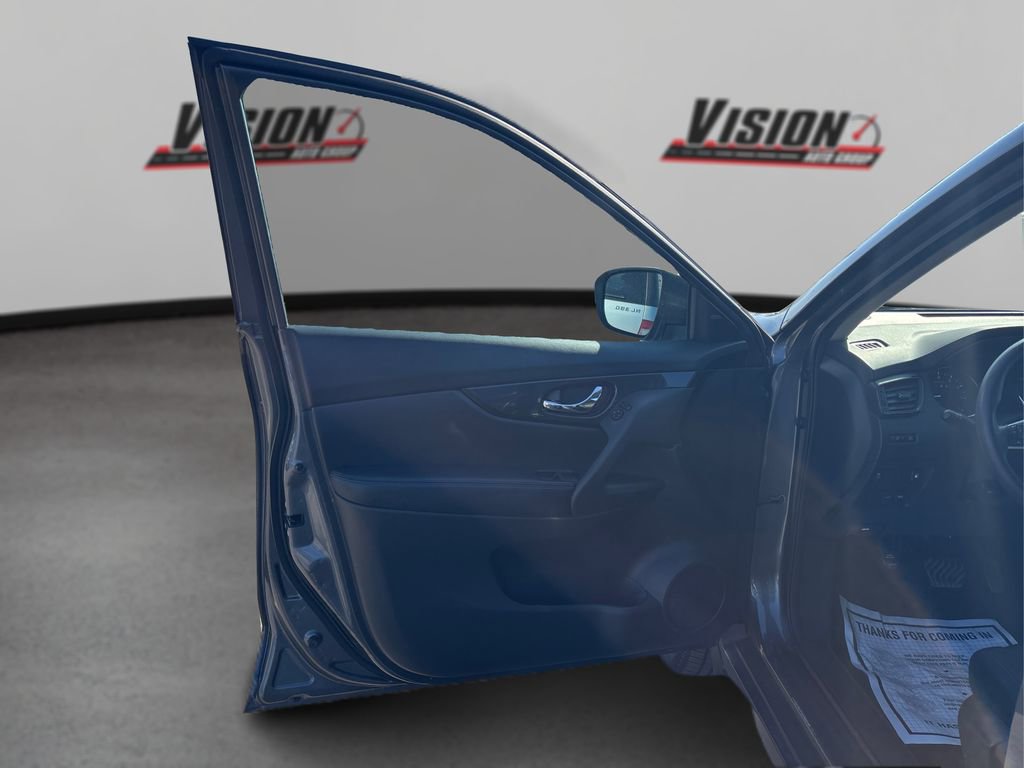 Used 2018 Nissan Rogue S image 23