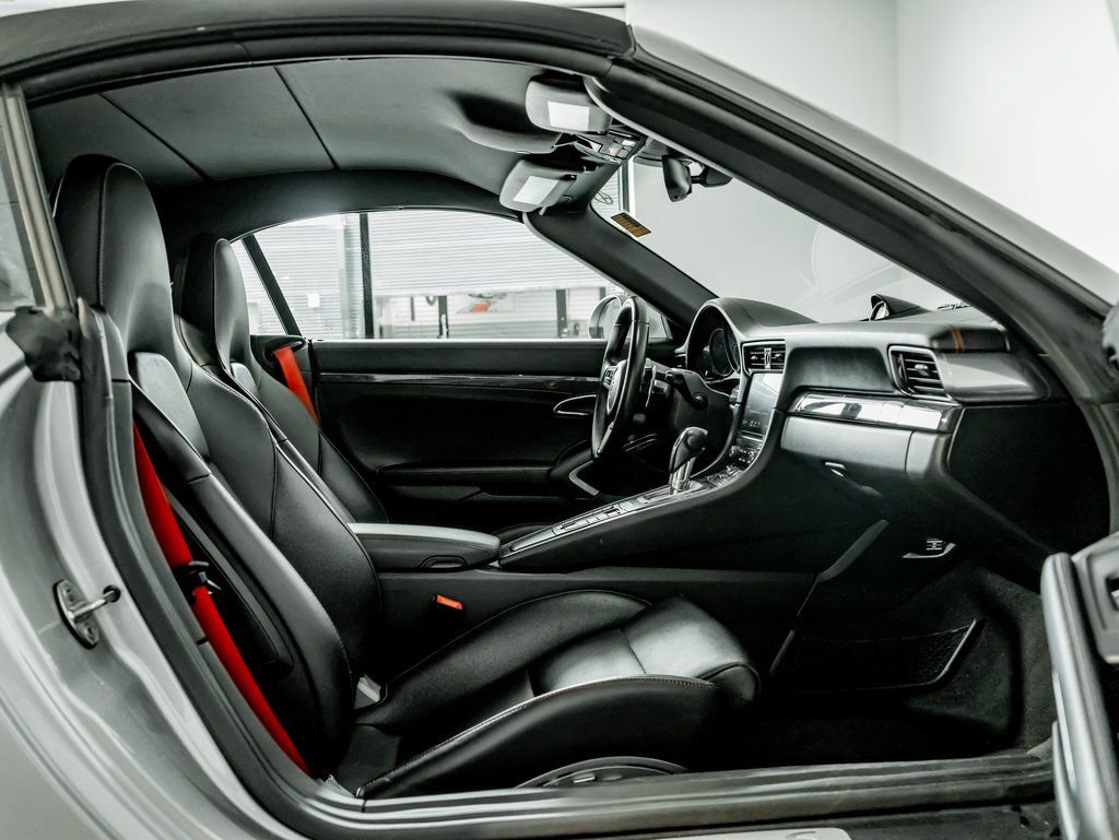 Used 2019 Porsche 911 Turbo S image 23