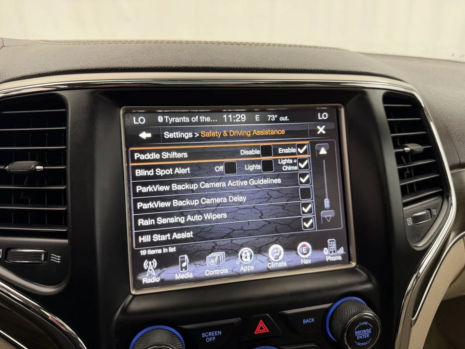 Used 2017 Jeep Grand Cherokee Overland w/ Jeep Active Safety Group AWD/4WD image 28