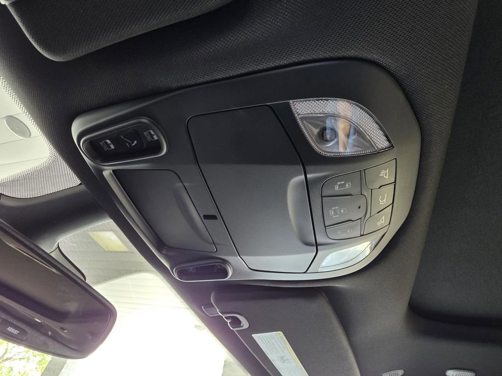 New 2026 Chrysler Pacifica Limited w/ Uconnect Theater Family Group image 40