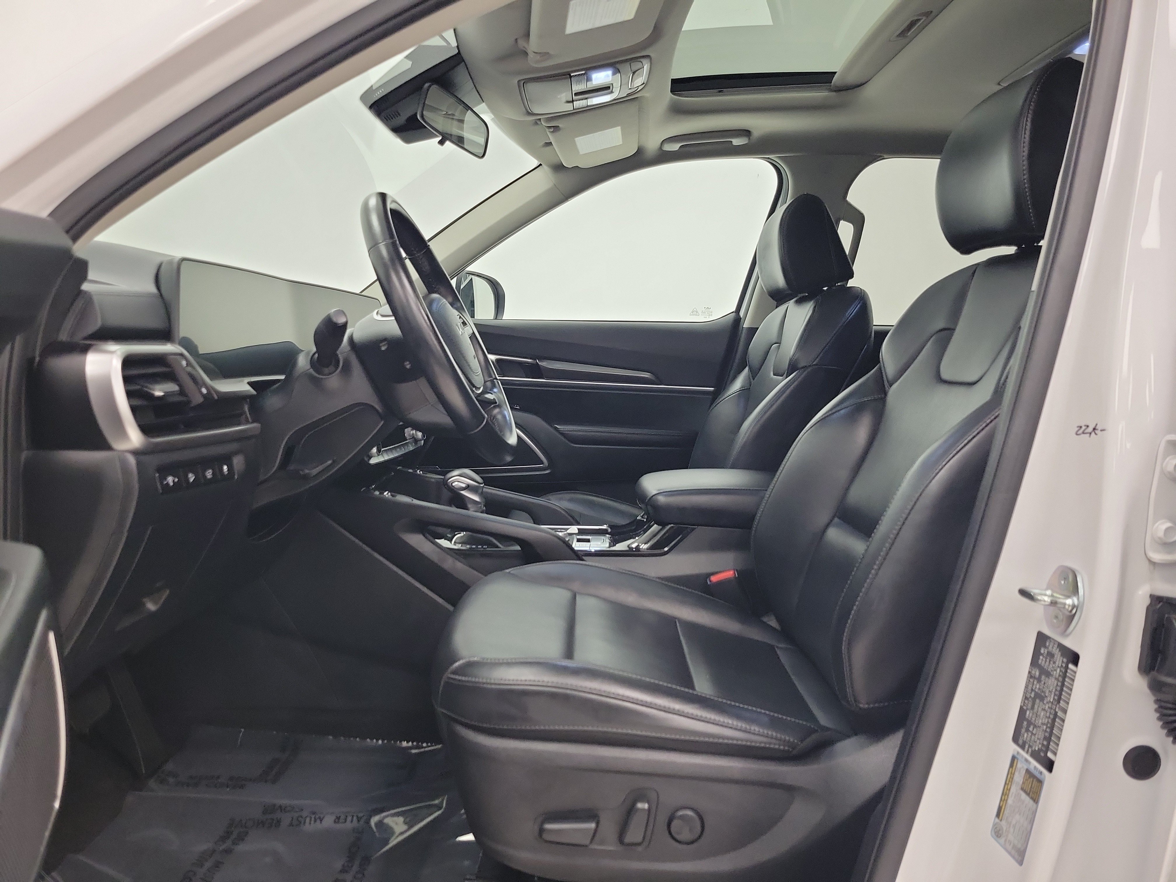 Used 2025 Kia Telluride S AWD/4WD image 9