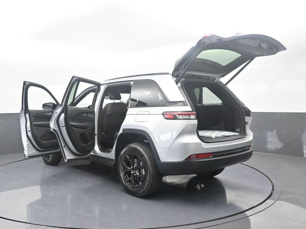 New 2025 Jeep Grand Cherokee Altitude image 69