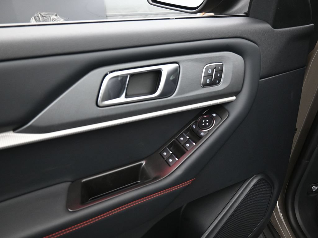New 2026 Ford Explorer ST-Line w/ ST-Line Street Pack RWD image 10