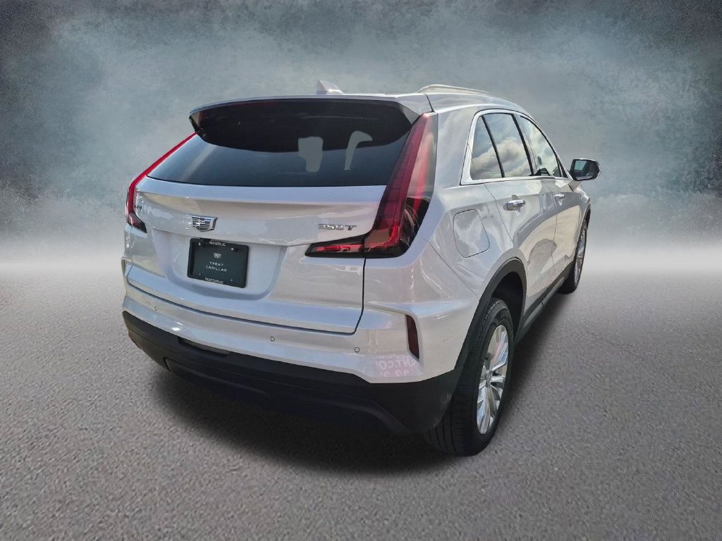 Certified 2024 Cadillac XT4 Luxury FWD image 4