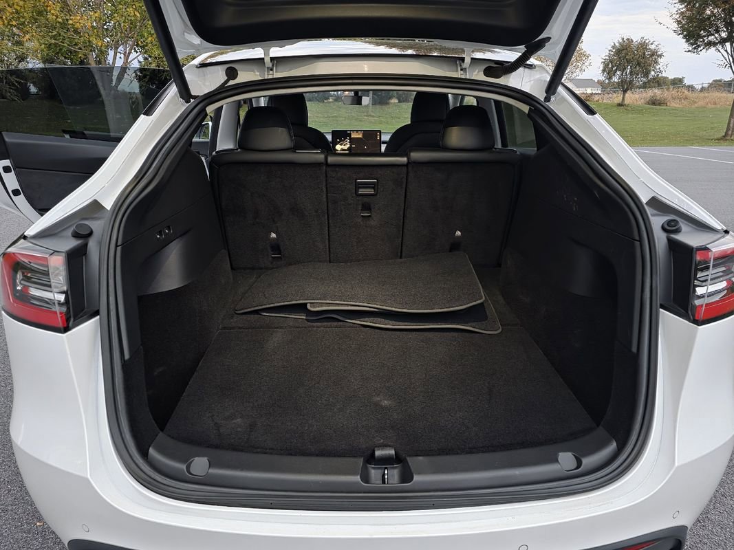 Used 2021 Tesla Model Y Long Range image 18